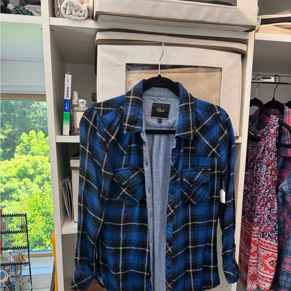 RAILE Blue and Black Plaid Button-Up Shirt